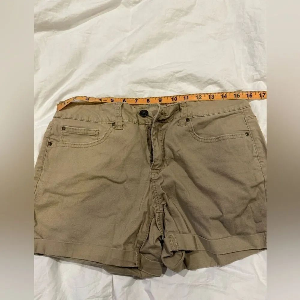 Faded glory Tan Women's Shorts in size 8